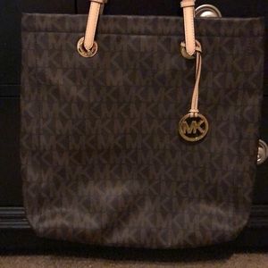 Authentic Micheal Kors Purse. Brand New